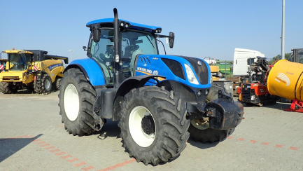 Zdjęcie przedmiotu: NEW HOLLAND T7.230 AutoCommand agricultural tractor