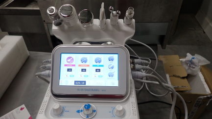 Zdjęcie przedmiotu: Aquapeel 6 in 1 aesthetic medicine treatment device