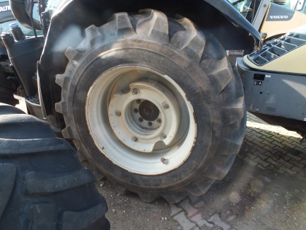Zdjęcie przedmiotu: VALTRA T213 VERSU agricultural tractor