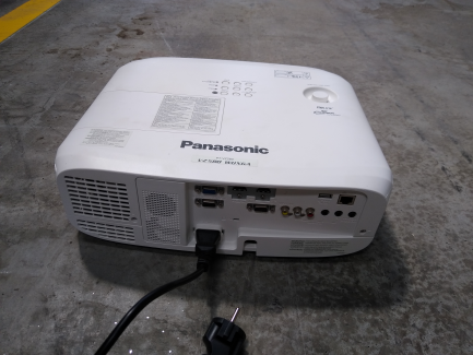 Zdjęcie przedmiotu: PANASONIC PT-VZ580 projector
