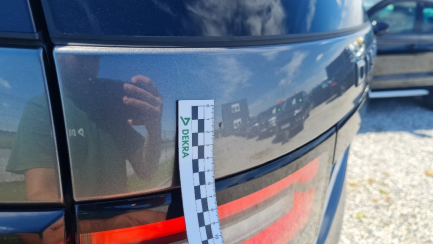 Zdjęcie przedmiotu: LAND ROVER Discovery 2.0 SD4 HSE