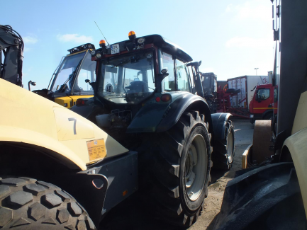 Zdjęcie przedmiotu: VALTRA T213 VERSU agricultural tractor
