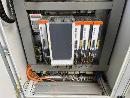 Zdjęcie przedmiotu: The ERA-TECH BMU 2 extruder and bottler is used in the plastics industry for the automatic production of thermoplastic containers by extrusion blow molding.