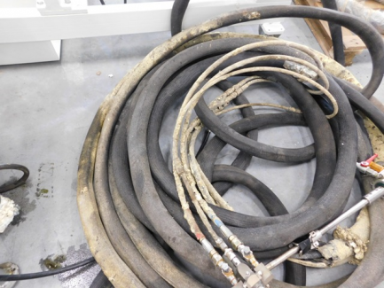 Zdjęcie przedmiotu: A set for spraying and polyurethane injection