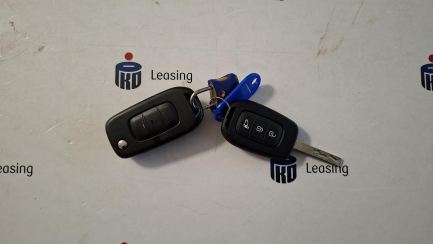 Zdjęcie przedmiotu: RENAULT/CARPOL TRAFIC Combi 2.0 dCi E6d 3.1t L2 Equilibre