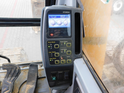 Zdjęcie przedmiotu: Hyundai Heavy Industries CO tracked excavator. LTD. R500LC - 7A
