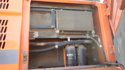 Zdjęcie przedmiotu: DOOSAN Infracore Co., Ltd. DX530LC-3 tracked excavator