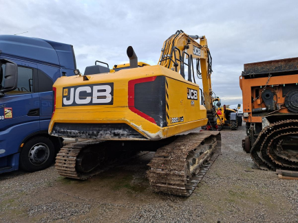 Zdjęcie przedmiotu: Гусеничний екскаватор JCB 220X + валкова головка GREENTEC UFKES FC 370 для обрізки дерев та кущів