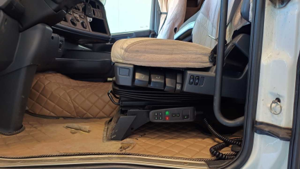 Zdjęcie przedmiotu: SCANIA R450 LA 4x2 HNA Highline SCR E6 19.0t DR zatrzymany elektronicznie Cepik informacja o odczycie przebiegu 