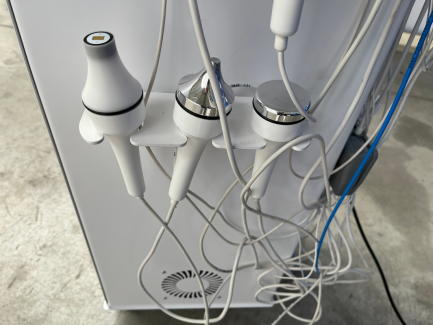 Zdjęcie przedmiotu: Venus-Beauty Tower 2 cosmetic harvester