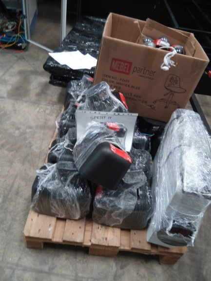 Zdjęcie przedmiotu: PACKAGE AUCTION Multimedia set (TV sets, tablets, cameras)