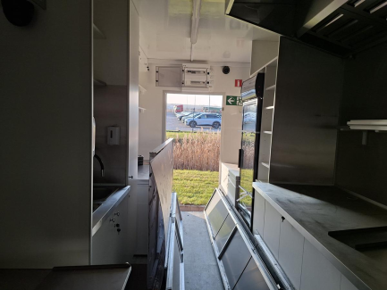 Zdjęcie przedmiotu: Przyczepa gastronomiczna NIEWIAD&Oacute;W B3500 Oświadczenie o utracie DR