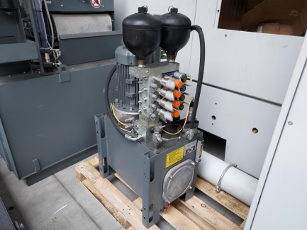 Zdjęcie przedmiotu: Chiron FZ15 W HS machining center