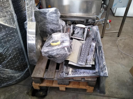 Zdjęcie przedmiotu: Cryogenic chamber P.P.H JUKA KRIOSAUNA 0104-1 + Tank for liquid nitrogen