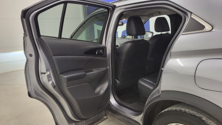 Zdjęcie przedmiotu: Mitsubishi Eclipse Cross 1.5 T GPF Instyle CVT 4WD