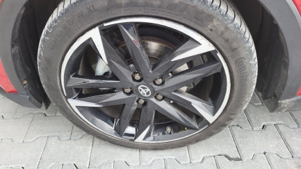 Zdjęcie przedmiotu: Toyota C-HR 1.8 Hybrid GPF GR Sport