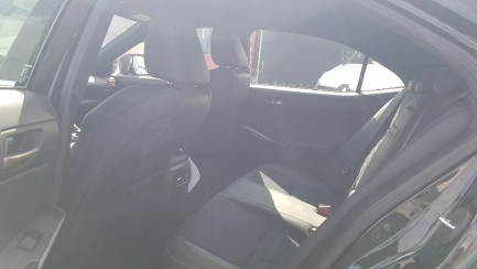 Zdjęcie przedmiotu: Lexus IS300h Elegance