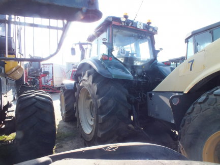 Zdjęcie przedmiotu: VALTRA T213 VERSU agricultural tractor