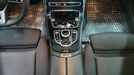 Zdjęcie przedmiotu: Mercedes-benz E 220 Sedan