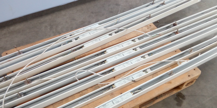 Zdjęcie przedmiotu: LED shop lighting set: POLARIS Led line, model Zander 240-180-54W-D - 16 pcs, rope suspensions - 30 pcs, connector - 1 pcs.