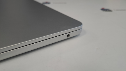 Zdjęcie przedmiotu: Ноутбук / Лептоп Apple MacBook Air 13 M3 / 8 ГБ / 256 ГБ, код виробника MRXQ3ZE/A