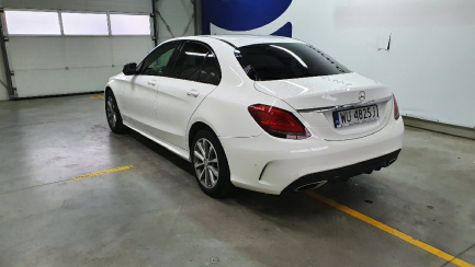 Zdjęcie przedmiotu: MERCEDES C200 4MATIC 9G-TRONIC