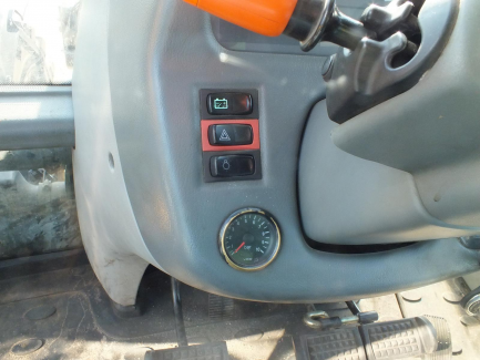 Zdjęcie przedmiotu: VALTRA T213 VERSU agricultural tractor