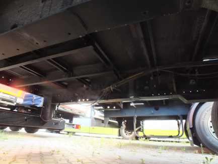 Zdjęcie przedmiotu: KRONE SD Curtain trailer