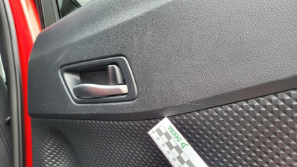 Zdjęcie przedmiotu: Toyota C-HR 1.8 Hybrid GPF GR Sport