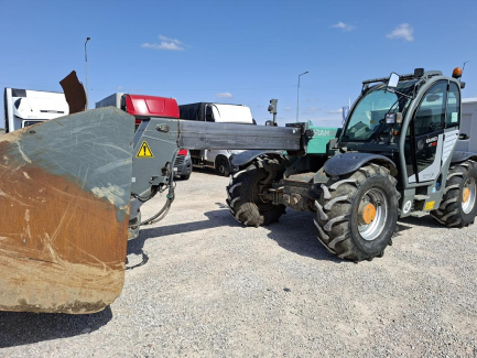 Zdjęcie przedmiotu: KRAMER KT557 telescopic handler