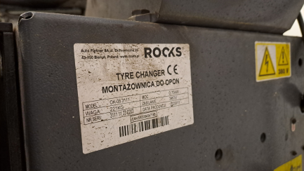 Zdjęcie przedmiotu: ROCKS OK-08.3111 automatic tire changer for passenger cars and vans + Auxiliary arm for handling low-profile and run-flat tires