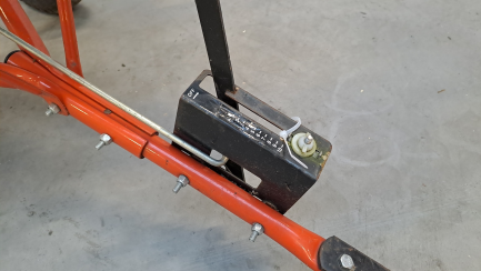 Zdjęcie przedmiotu: Przyczepka i rozsiewacz PROFI