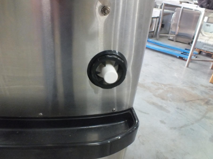 Zdjęcie przedmiotu: Ice cream making machine RESTO QUALITY BX418 CRE / C-D1 BX418 CRE / C-D1
