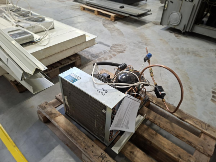 Zdjęcie przedmiotu: Elementy komory chłodniczej o wymiarach 4000x2400x2200 mm