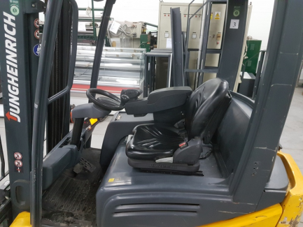 Zdjęcie przedmiotu: W&oacute;zek widłowy Jungheirich EFG220 GE115-310ZT