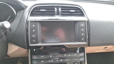 Zdjęcie przedmiotu: Jaguar Xe 2.0 Diesel E6 Pure Aut.