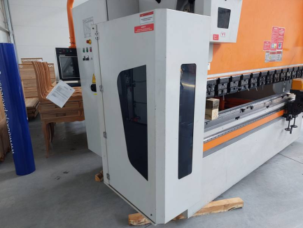 Zdjęcie przedmiotu: Hydraulic press brake Ermaksan Speed-Bend Pro 3100x175