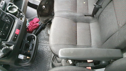 Zdjęcie przedmiotu: PEUGEOT/APD LUBOS BOXER/AL 435 BlueHDi Euro 6 1997ccm - 163HP 3,5t 16-19