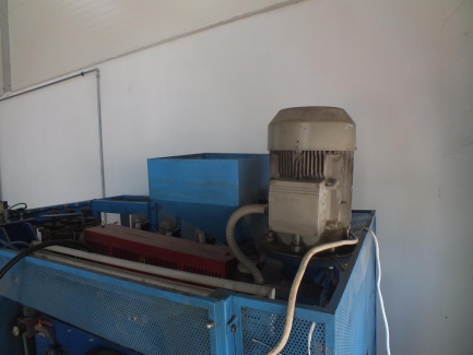 Zdjęcie przedmiotu: GENERAL PLASTICS GB-P50T GB-P50T pneumatic bottler