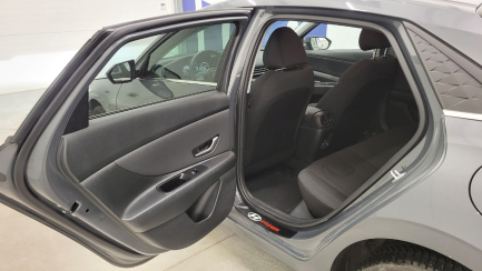 Zdjęcie przedmiotu: Hyundai Elantra 1.6 Smart