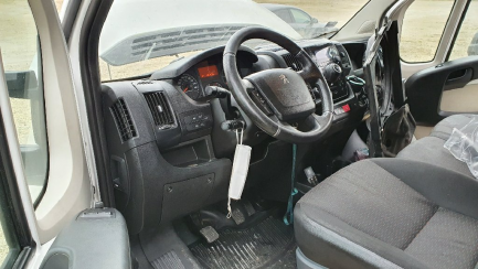 Zdjęcie przedmiotu: PEUGEOT/APD LUBOS BOXER/AL 435 BlueHDi Euro 6 1997ccm - 163HP 3,5t 16-19