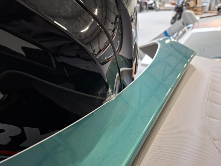 Zdjęcie przedmiotu: Ł&oacute;dź motorowa VTS FLYING SHARK CAPRI BOWRIDER 5.7