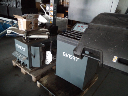Zdjęcie przedmiotu: Vulcanization equipment (lift, balancing machine, assembly machine)