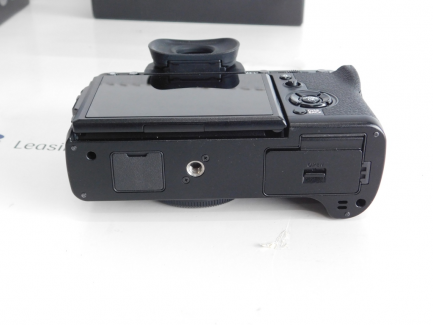 Zdjęcie przedmiotu: Camera with Fuji Film Corporation lens: body - XT3 / lens - XF35mmF2 R WR