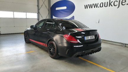 Zdjęcie przedmiotu: Mercedes-benz C63 AMG