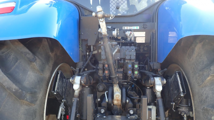 Zdjęcie przedmiotu: NEW HOLLAND T7.230 AutoCommand agricultural tractor