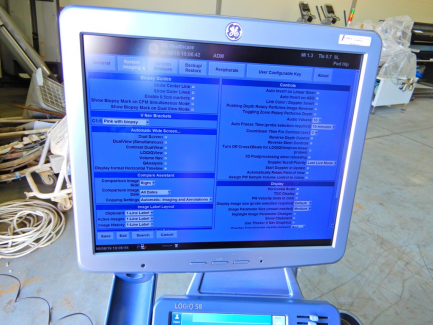 Zdjęcie przedmiotu: GE Ultrasound Korea ultrasound machine. Ltd. LOGIQ S8 R1 is R2 UPG