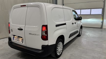Zdjęcie przedmiotu: TOYOTA/CARPOL ProAce City 1.5 CRD E6.3 2.4t Long Active (1000) S&S