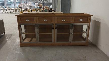 Zdjęcie przedmiotu: Zestaw mebli (WITRYNA KAS 2303 M CHROM, KOMODA 4D WITRYNOWA KAS 2306 WM CHROM, ST&Oacute;Ł Z METALOWYMI NOGAMI (200+2x50) TI 2350 M CHROM)