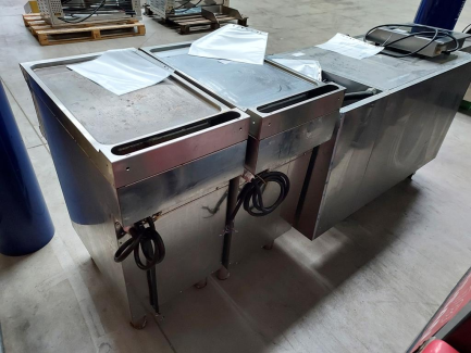 Zdjęcie przedmiotu: Set of gastronomic equipment (, AKTEK7211600 Krosno-Metal cooling table, 2x TECNOINOX FTC4FE7 electric grill plate, STALGAST 770350V02 induction cooker)